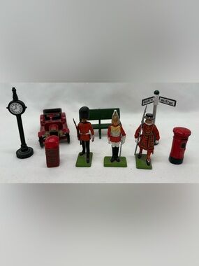 Vintage Britains LTD Metal Models Queens Guard Toy Soldier Set of 3 + Extras